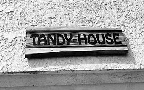 Yoron Tandy-House